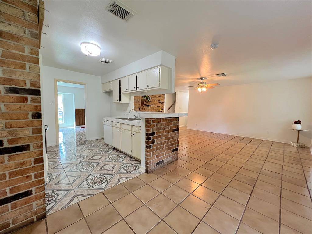 Houston, TX 77090,315 N Forest BLVD