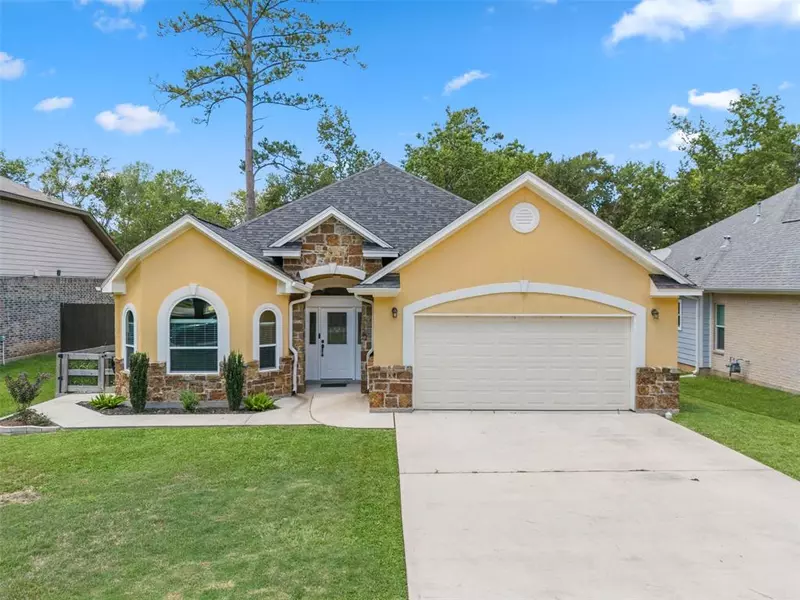 2371 La Salle Woods, Conroe, TX 77304