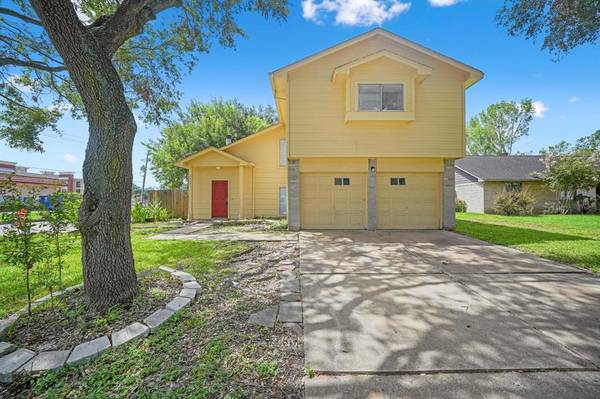 7403 W Fuqua DR, Houston, TX 77489