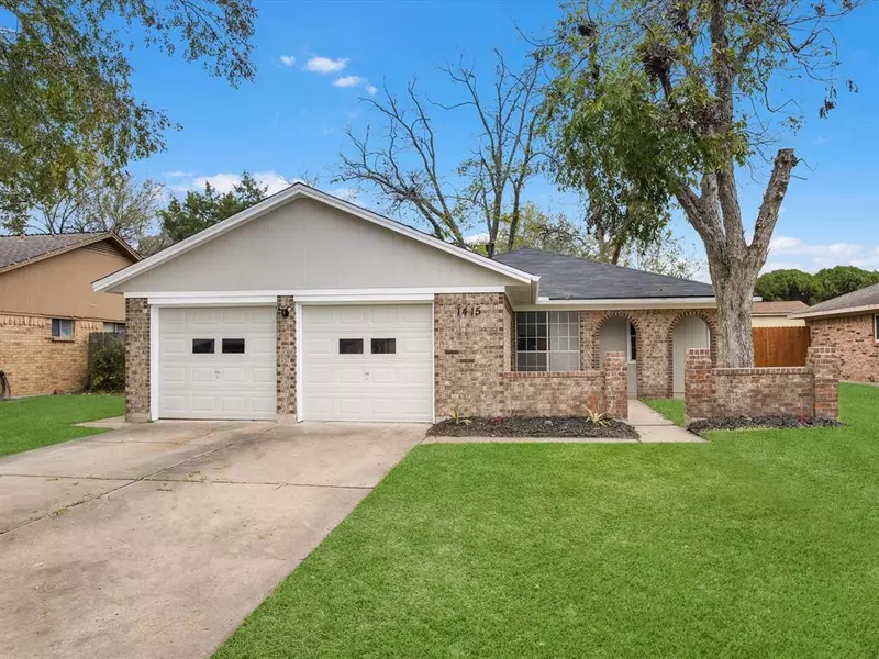 1415 Chippawa LN, Pasadena, TX 77504