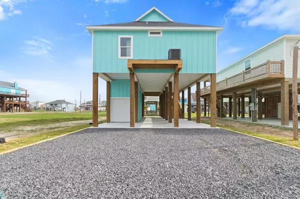 2114 Reid RD, Crystal Beach, TX 77650