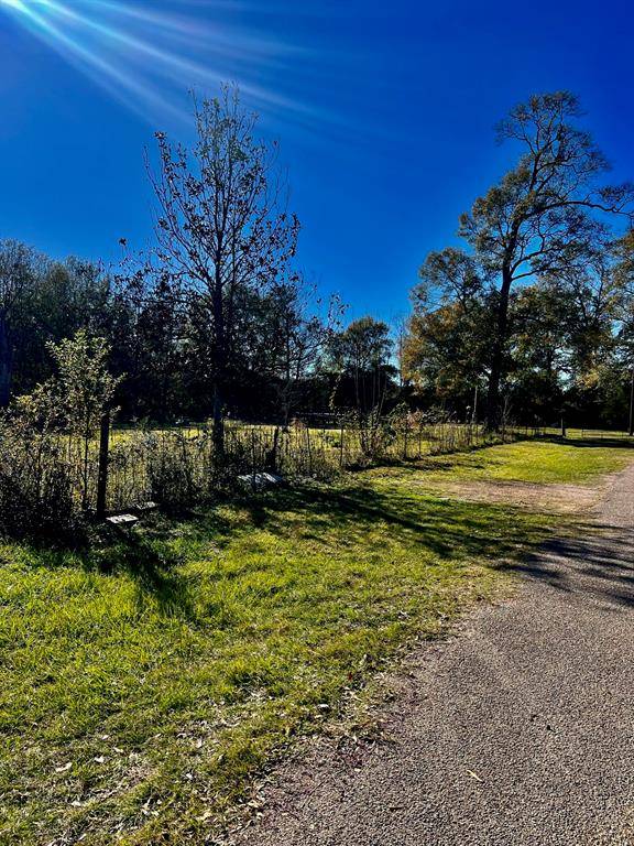 481 County Road 3892 West W,  Cleveland,  TX 77328