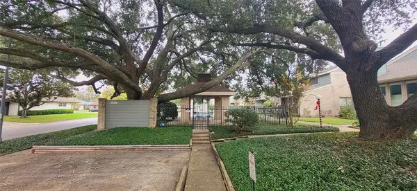 Houston, TX 77035,10811 Greenwillow ST