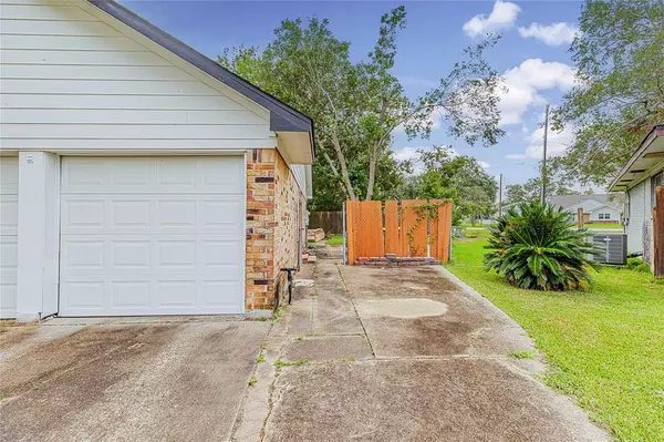 Pearland, TX 77584,5706 Groveton LN