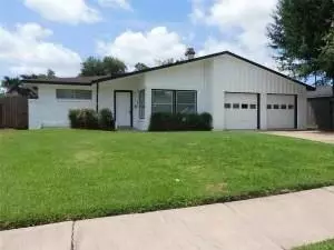 242 Princess DR, Houston, TX 77034