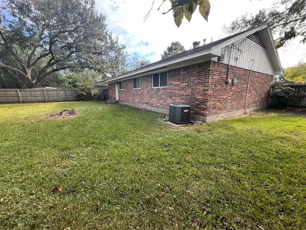 Pearland, TX 77581,2304 Pear CT