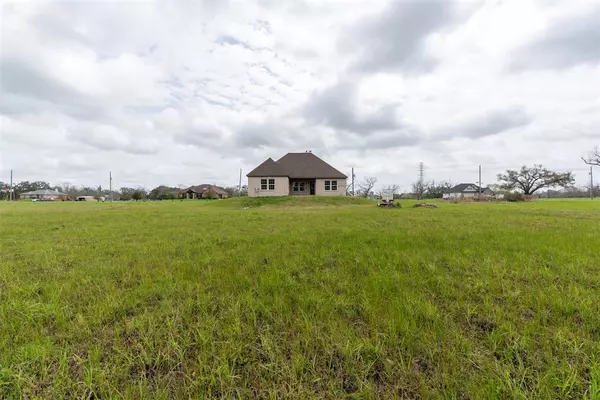 Angleton, TX 77515,632 Mill RD