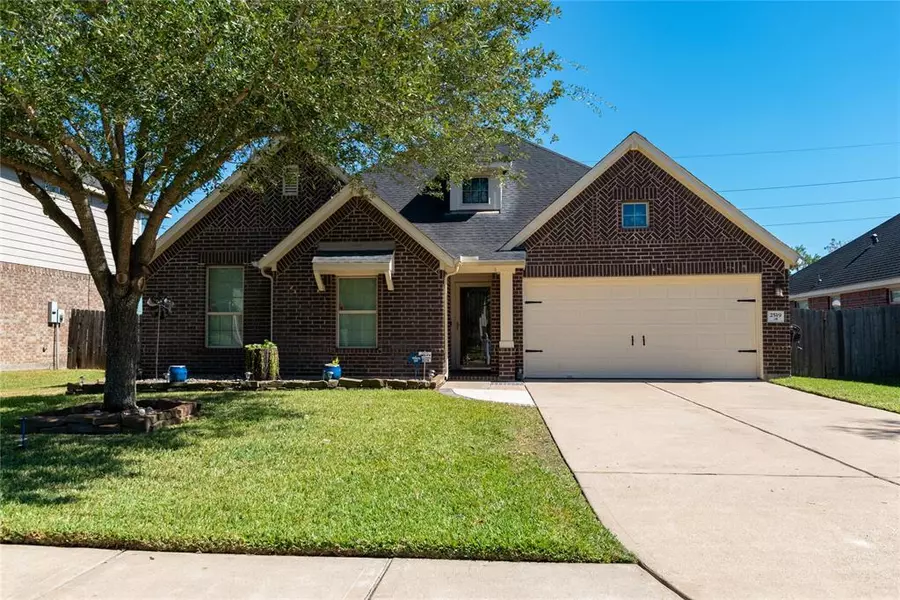 2519 Quiet Arbor LN, Pearland, TX 77581