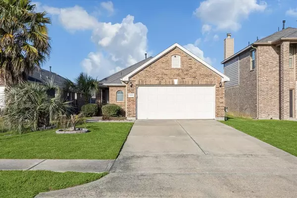 5211 Lagoon CT, Bacliff, TX 77518