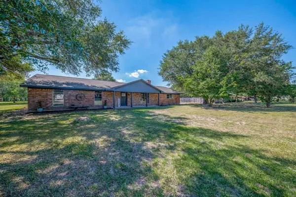 El Campo, TX 77437,167 Sue Ann ST