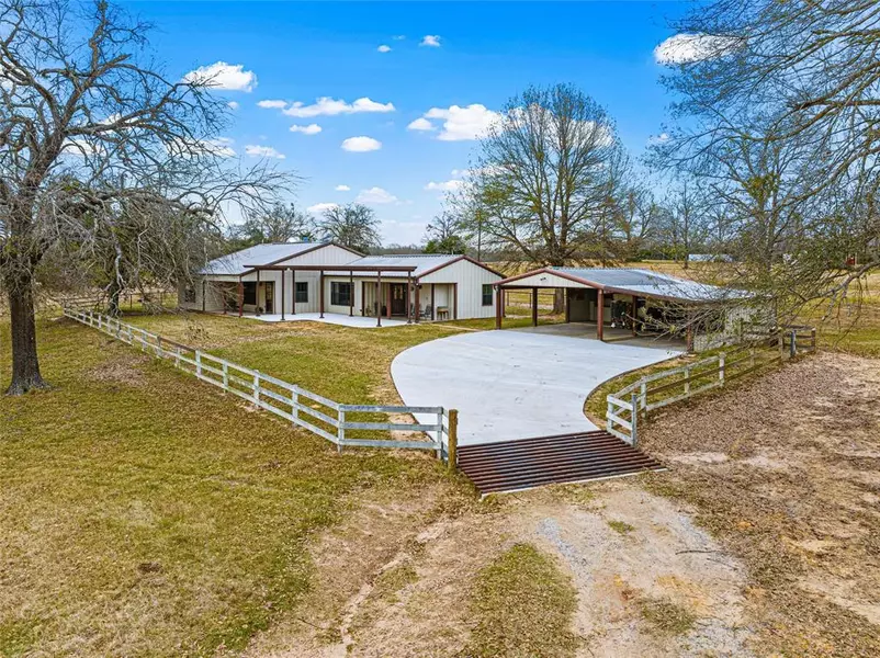 692 County Road 320, Centerville, TX 75833