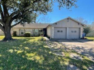 16310 Barcelona DR, Friendswood, TX 77546