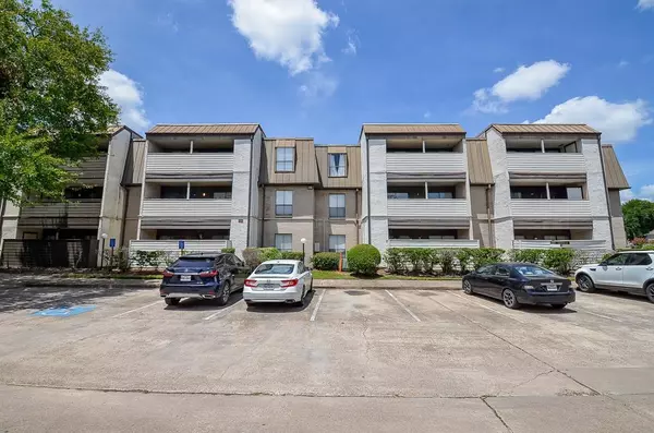 Houston, TX 77042,3075 Walnut Bend LN #23