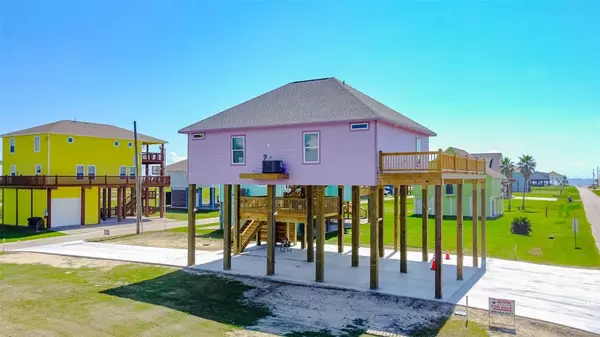 Crystal Beach, TX 77650,894 West LN