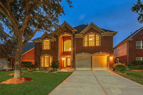 4811 Zachary LN, Sugar Land, TX 77479