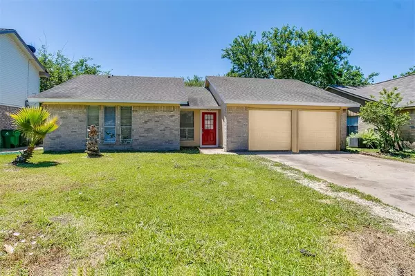 1308 Clover DR, Angleton, TX 77515