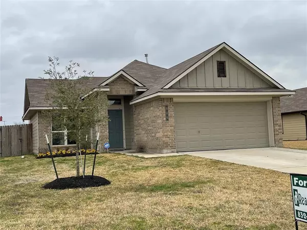 806 Mockingbird ST, Navasota, TX 77868