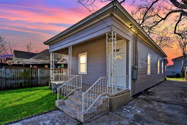 2117 Mckee ST, Houston, TX 77009