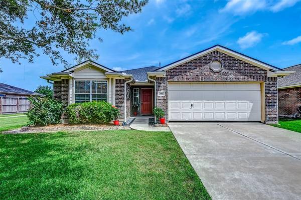 396 Sherandoe LN, Alvin, TX 77511