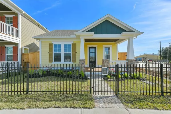 2515 S Houston AVE, Pearland, TX 77581