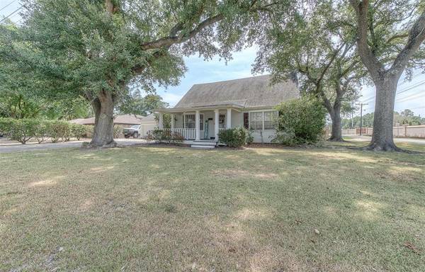 1523 Hill Street ST, Nederland, TX 77627