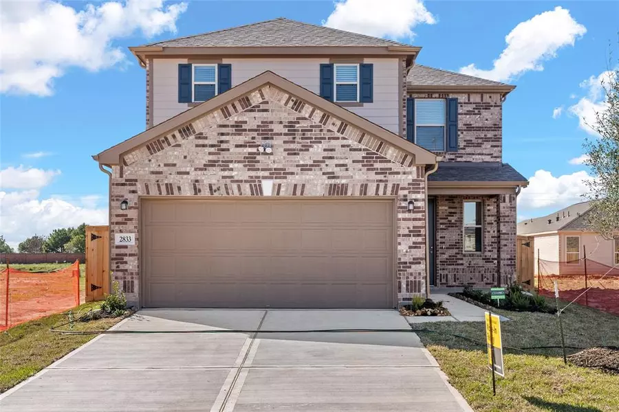 2833 Shimmer Edge DR, Katy, TX 77493