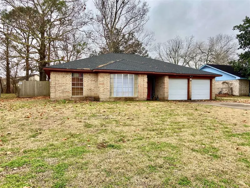 425 Countryside DR, West Columbia, TX 77486