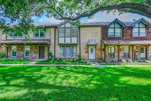 Houston, TX 77043,2213 Triway LN