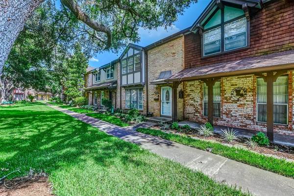 Houston, TX 77043,2213 Triway LN