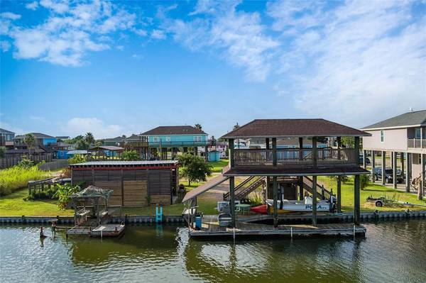 1123 Rosenbloom, Crystal Beach, TX 77650