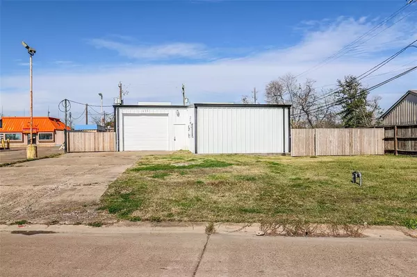 215 Fresa RD, Pasadena, TX 77502