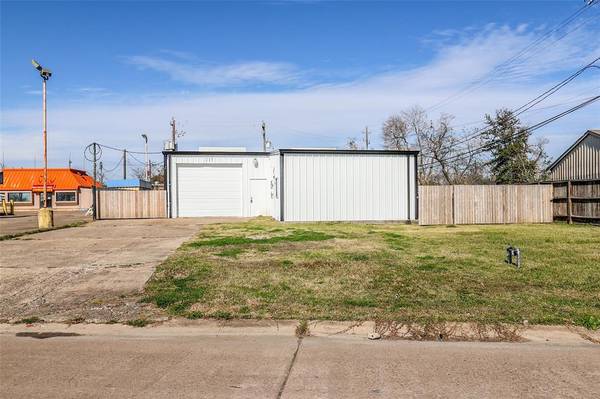 215 Fresa RD, Pasadena, TX 77502