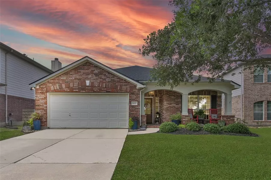 8610 Cedar Walk DR, Tomball, TX 77375