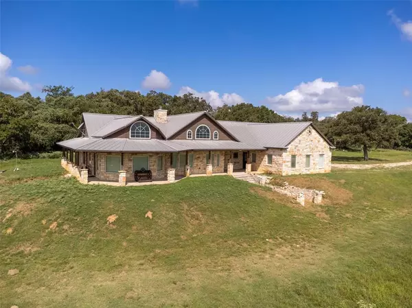 163 County Road 283, Harwood, TX 78632