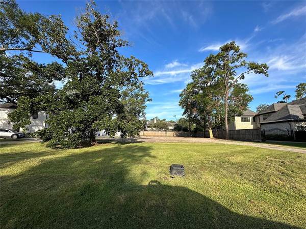 5 Chuckanut LN, Piney Point Village, TX 77024