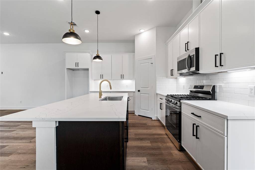 Houston, TX 77088,1031 S Victory ST