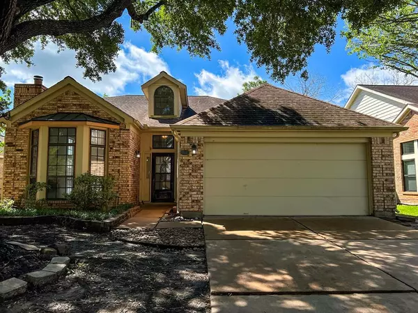 6722 Redwood Falls DR,  Pasadena,  TX 77505