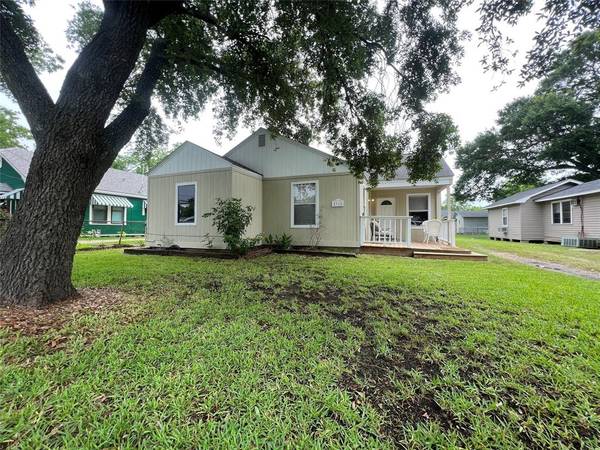 5310 1st ST, Crosby, TX 77532