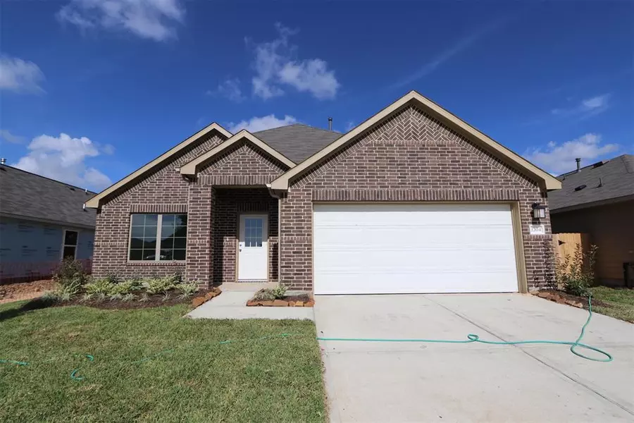 1204 Filly Creek DR, Alvin, TX 77511