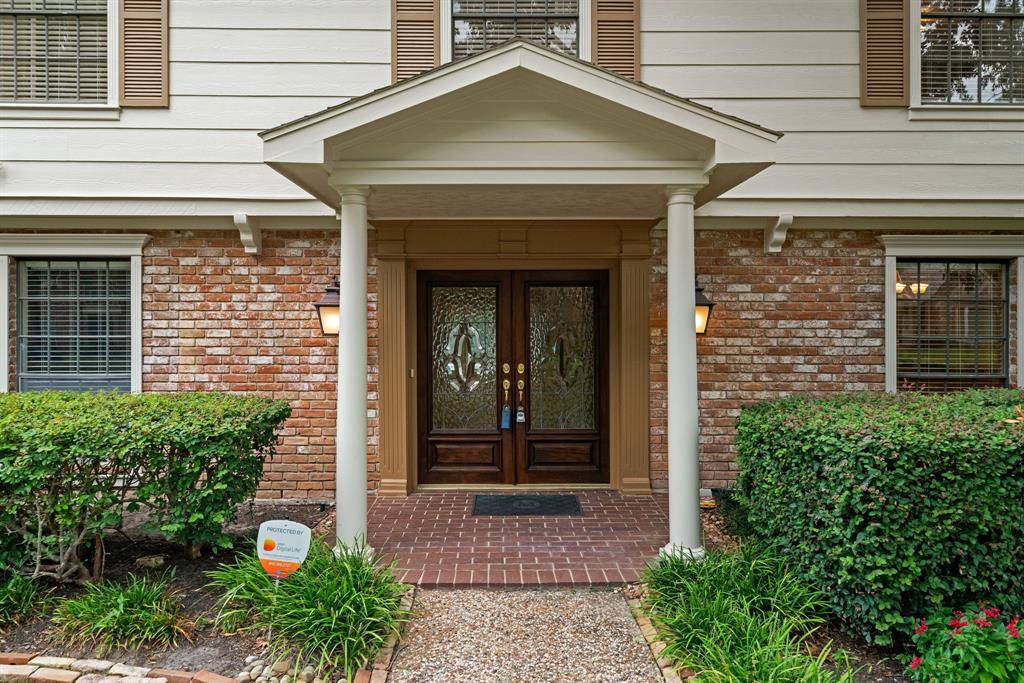 Houston, TX 77079,527 Briar Knoll DR