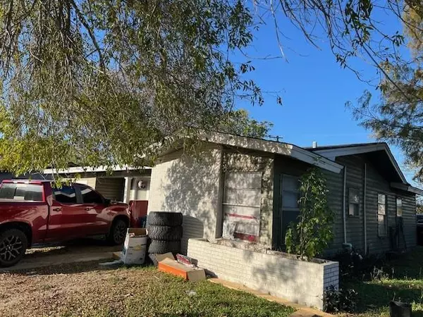 508 Ridgecrest DR, Port Lavaca, TX 77979