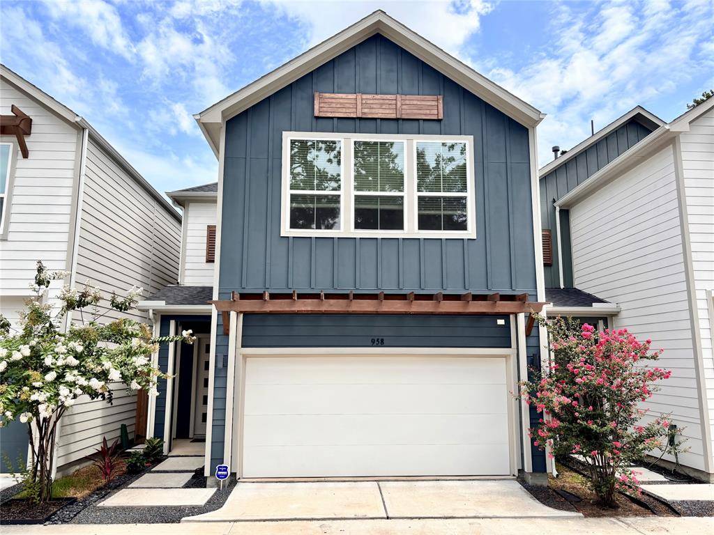 958 Highland Sound LN, Houston, TX 77091