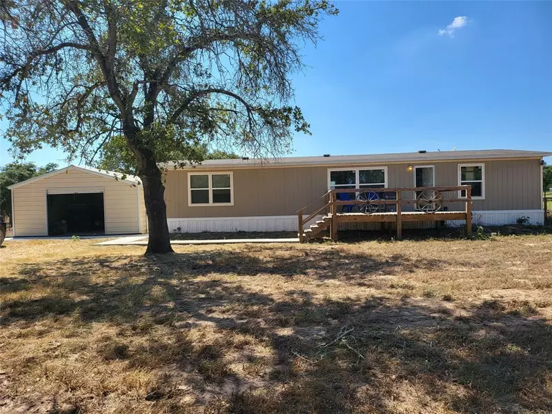 1836 County Road 460, Waelder, TX 78959