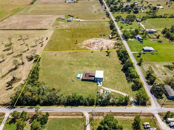 6627 County Road 167, Alvin, TX 77511