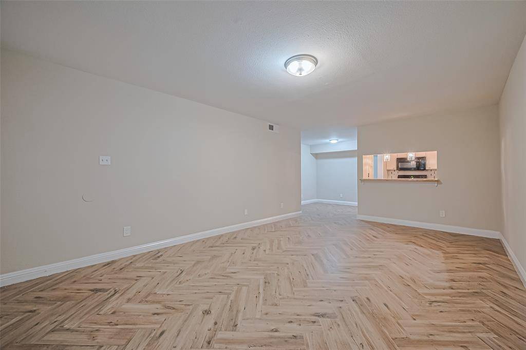 Houston, TX 77027,4633 Wild Indigo ST #527