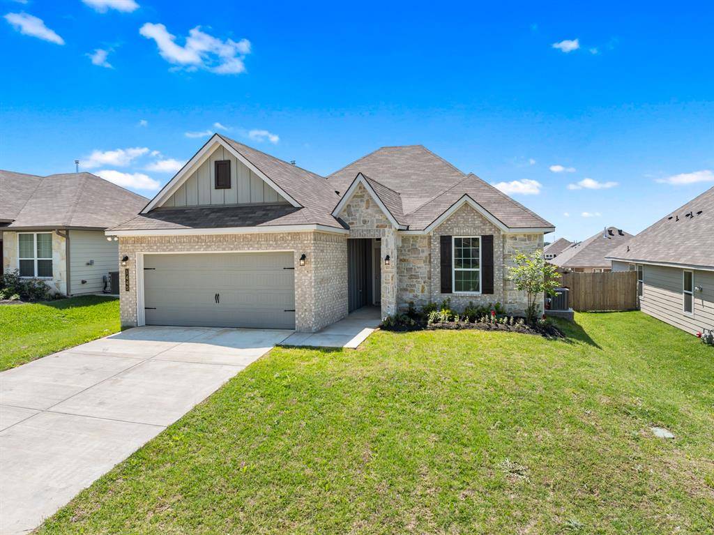 Brenham, TX 77833,1445 Lake Ridge DR