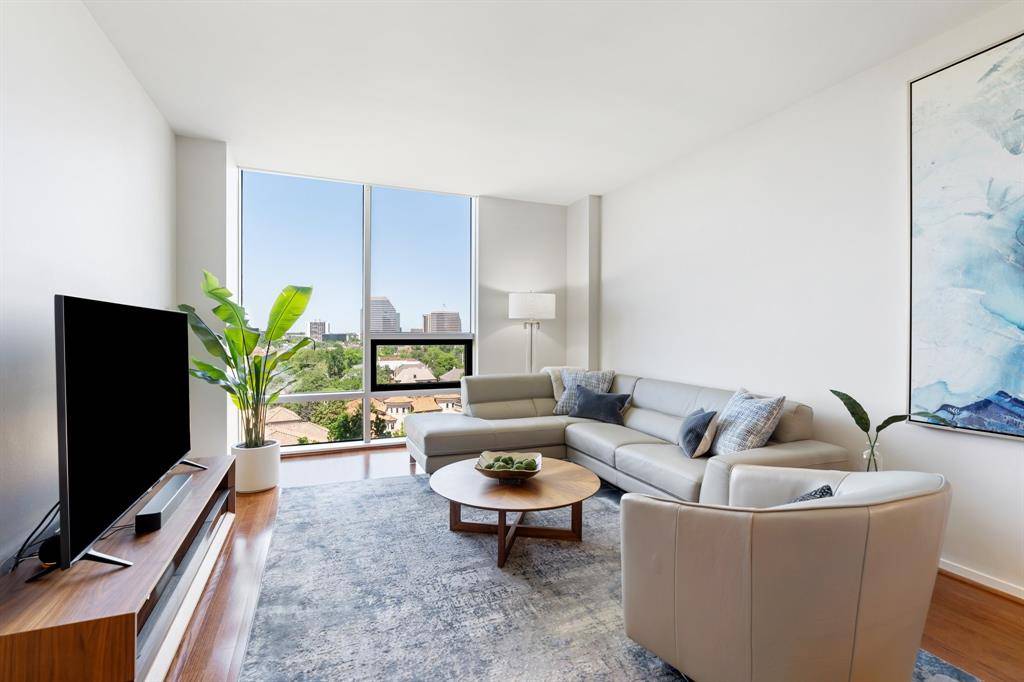 5100 San Felipe ST #88E, Houston, TX 77056