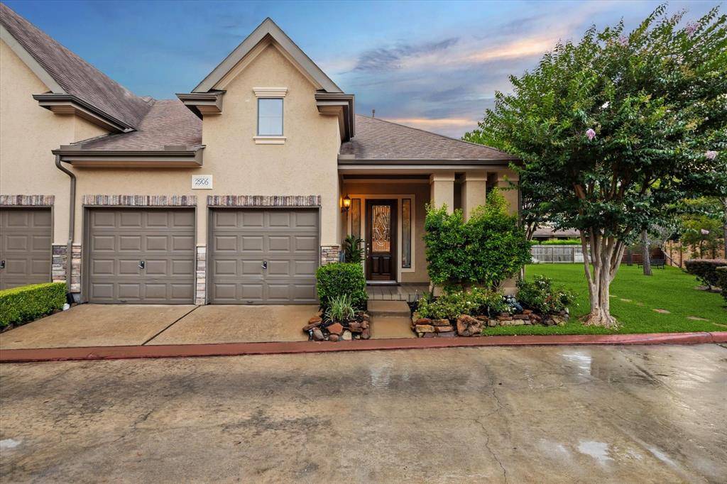 2906 Royal Oaks GN, Houston, TX 77082
