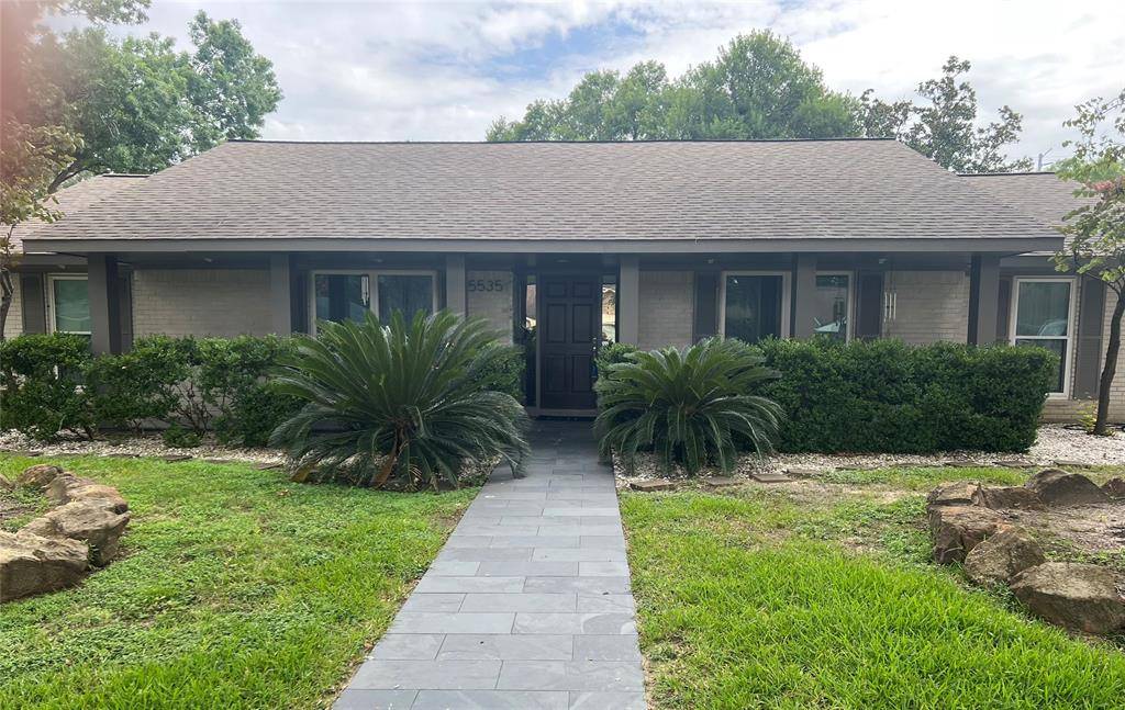 5535 Valkeith DR, Houston, TX 77096