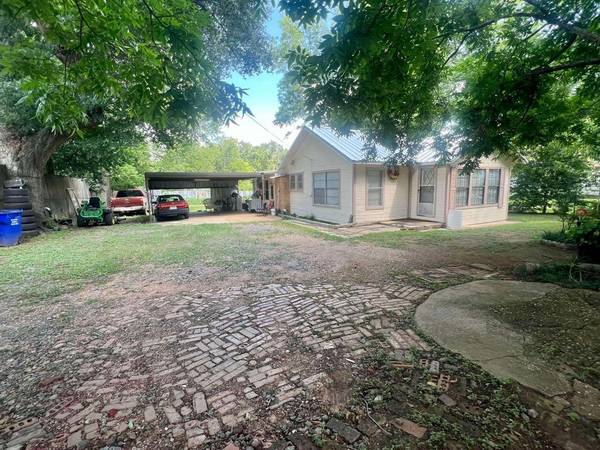 206 S Cottonwood ST, Crockett, TX 75835